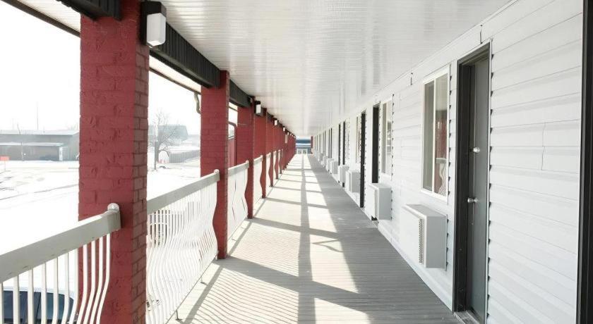 Medicine Hat Inn & Suites Exterior foto